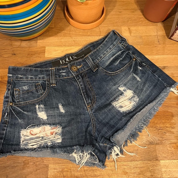 Pants - LOW WAIST DISTRESSED JEAN SHORTS 🔥
